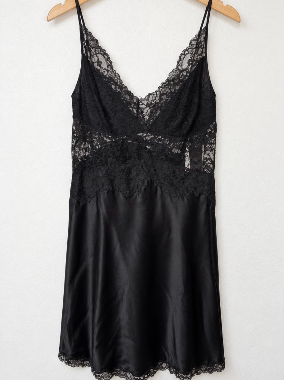 Josie Natori Black Lace Satin Slip Small Spaghetti Strap Chemise